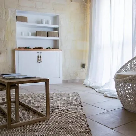 Notti Ad Oriente Apartment *